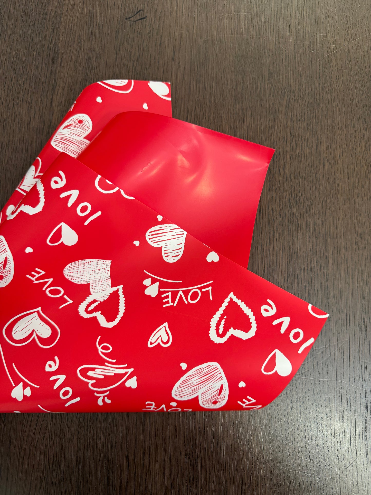 D&A001 Red Love- Hearts Print Wrapping paper