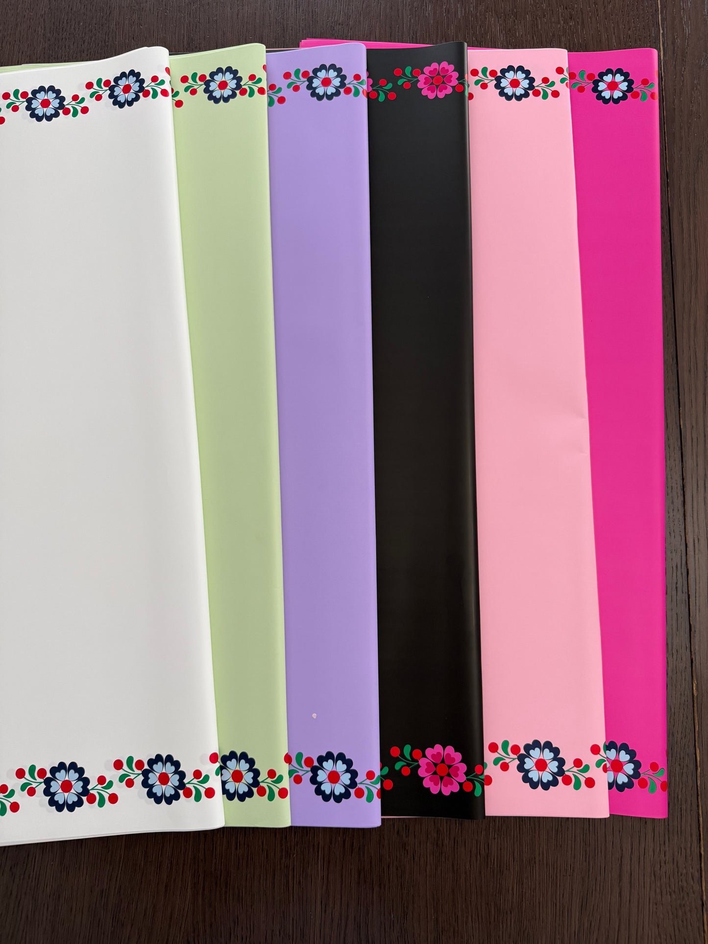 Green Hermoso Cariño Wrapping Paper