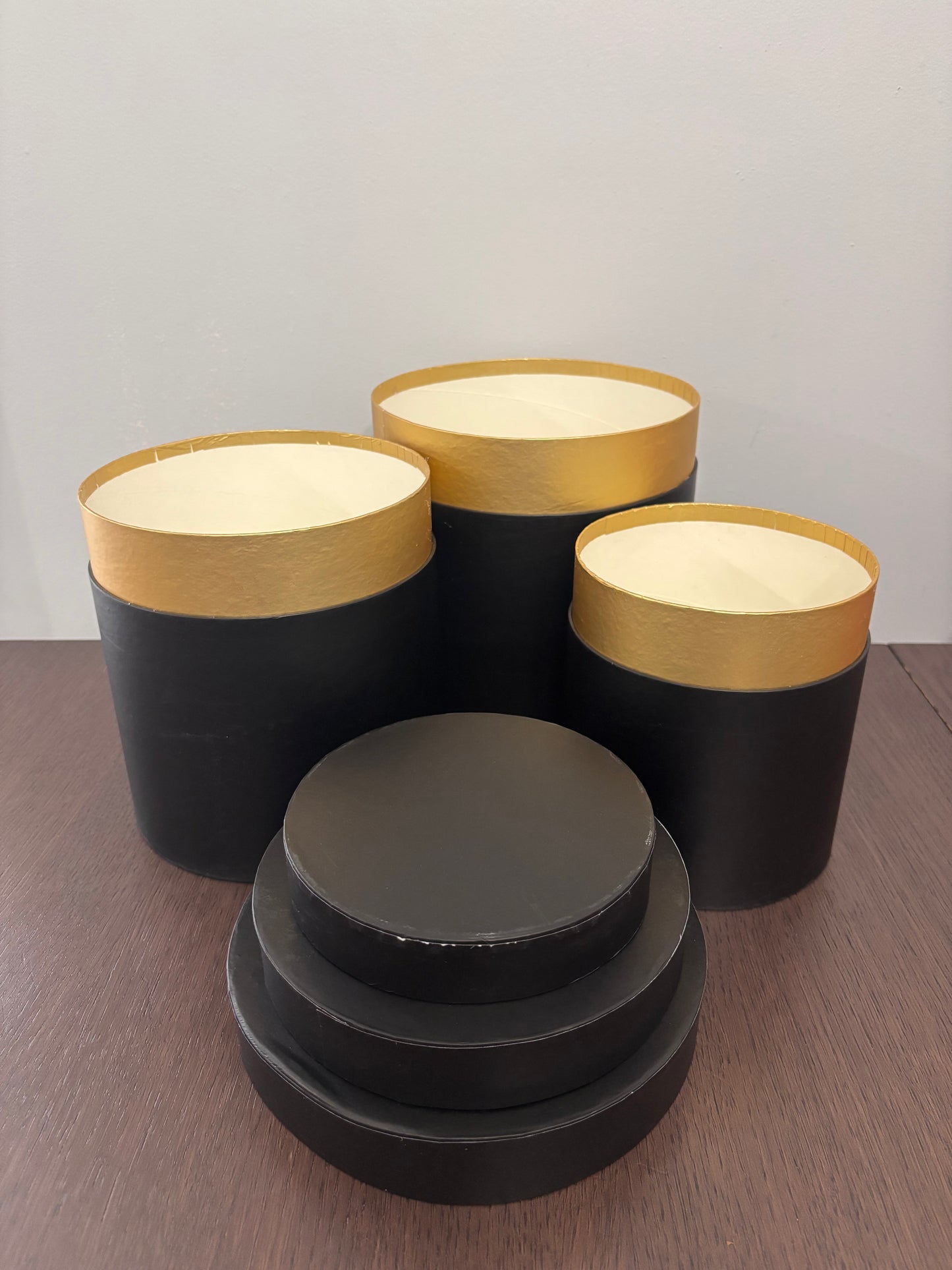 3 PC Set Black w/ Gold Stripe Round Box