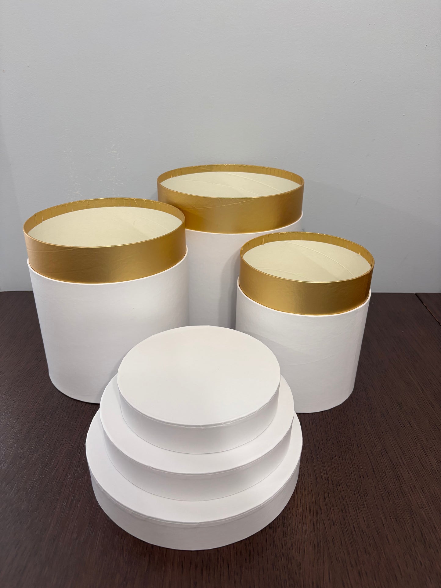 3 PC Set White w/ Gold Stripe Round Box