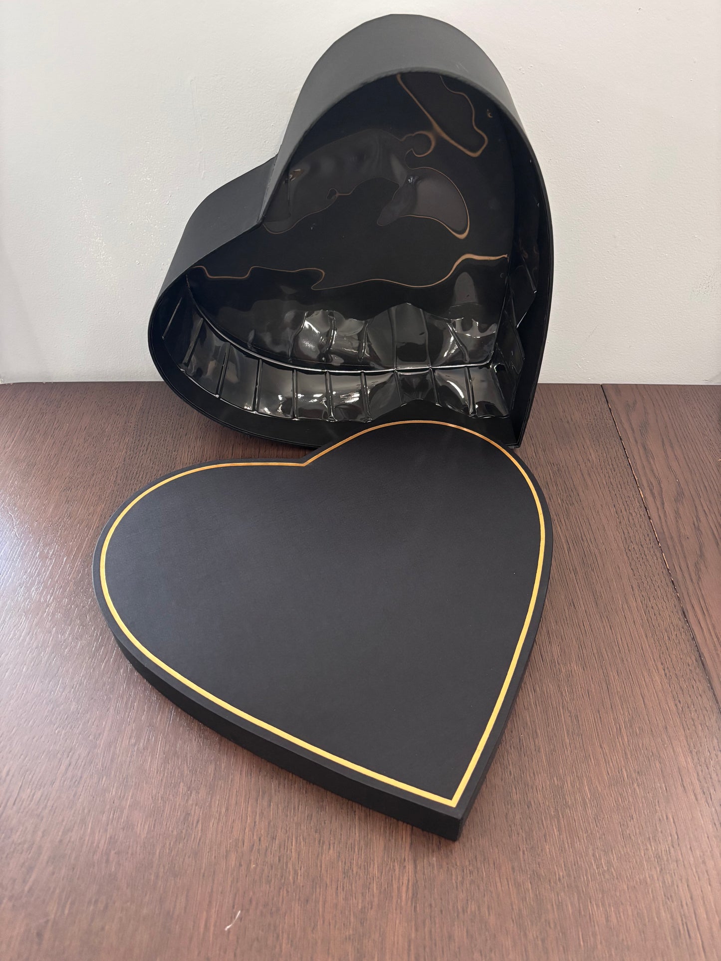 Large Heart Box w/ Gold Rim