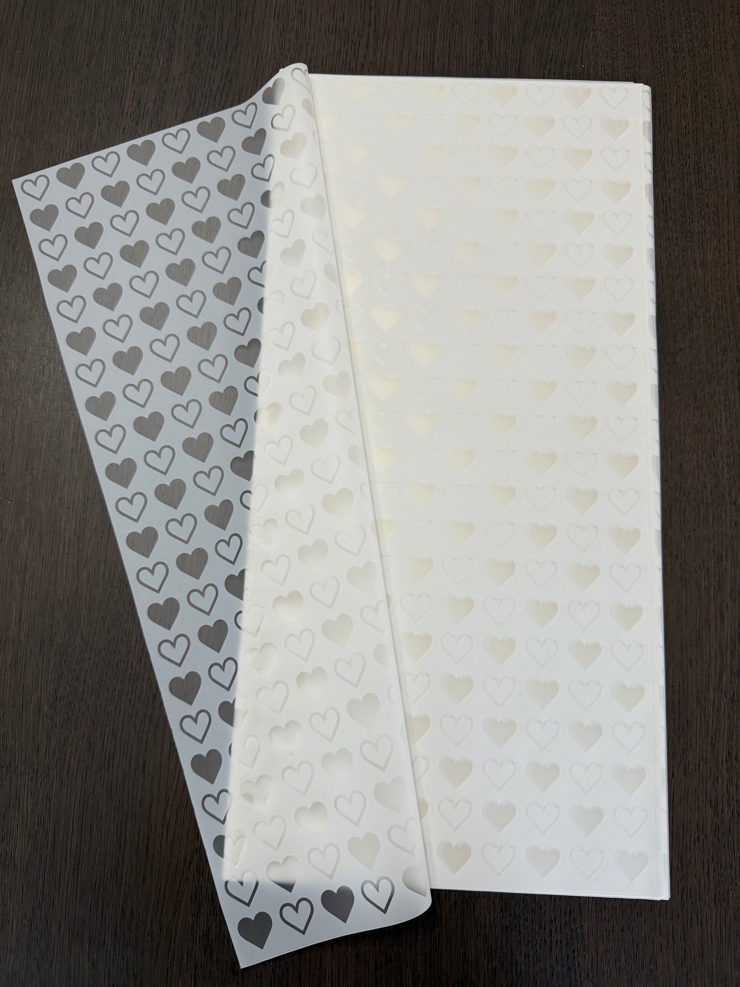 P.NGZ-XAX  - Frosted White Heart Print Wrapping Paper-