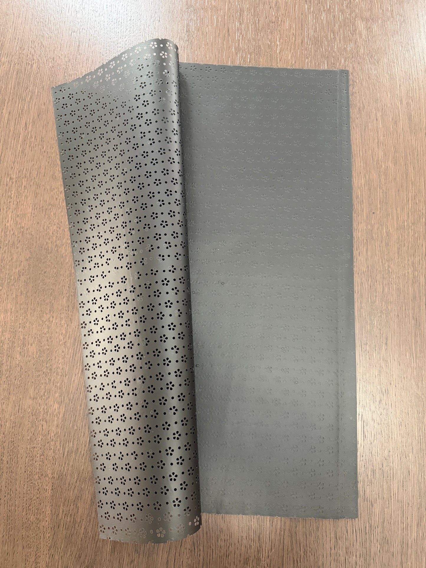 P.YSXL Black Picado Wrapping Paper (10 Sheet)