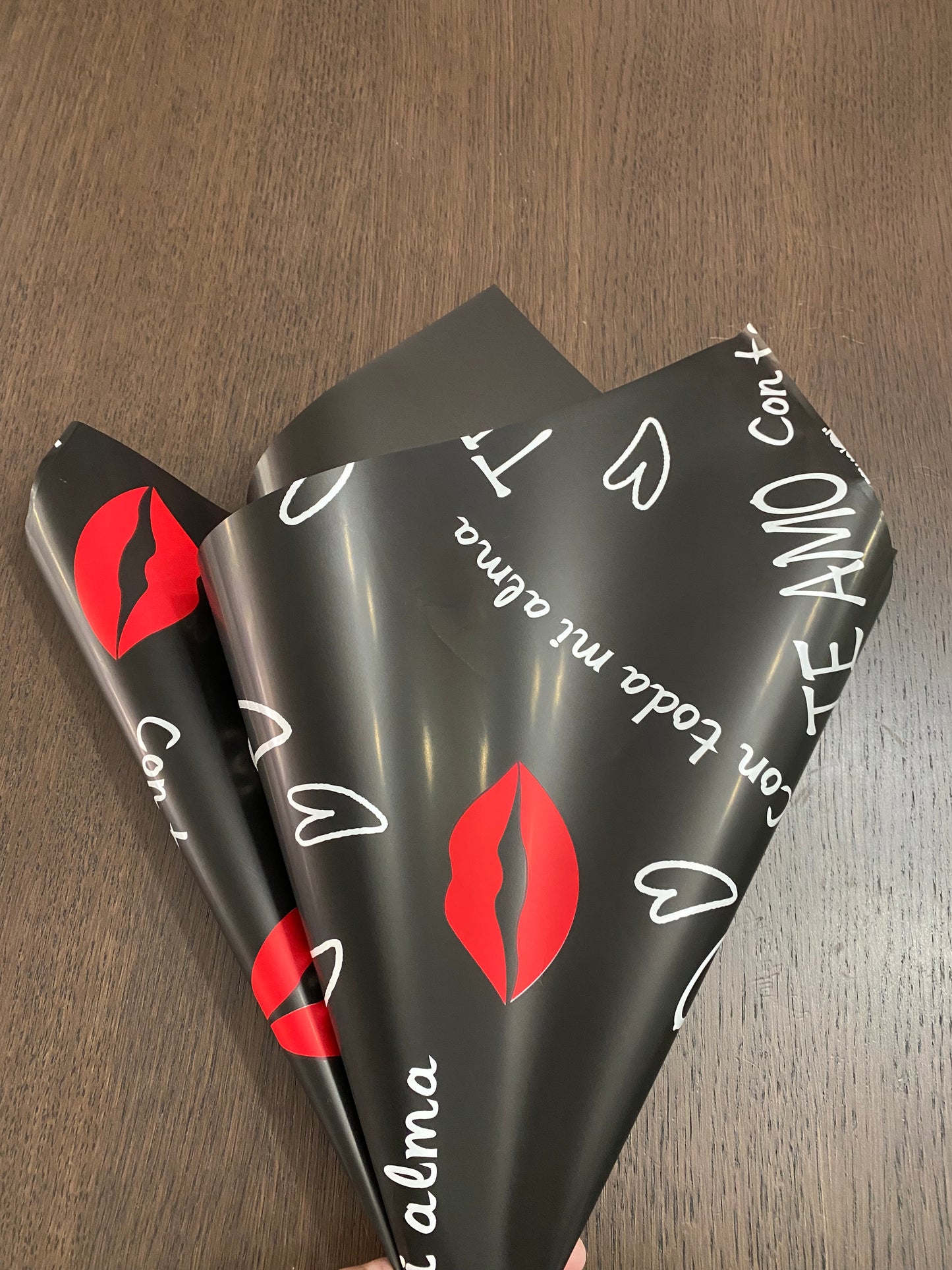 Black "Te Amo" Wrapping Paper