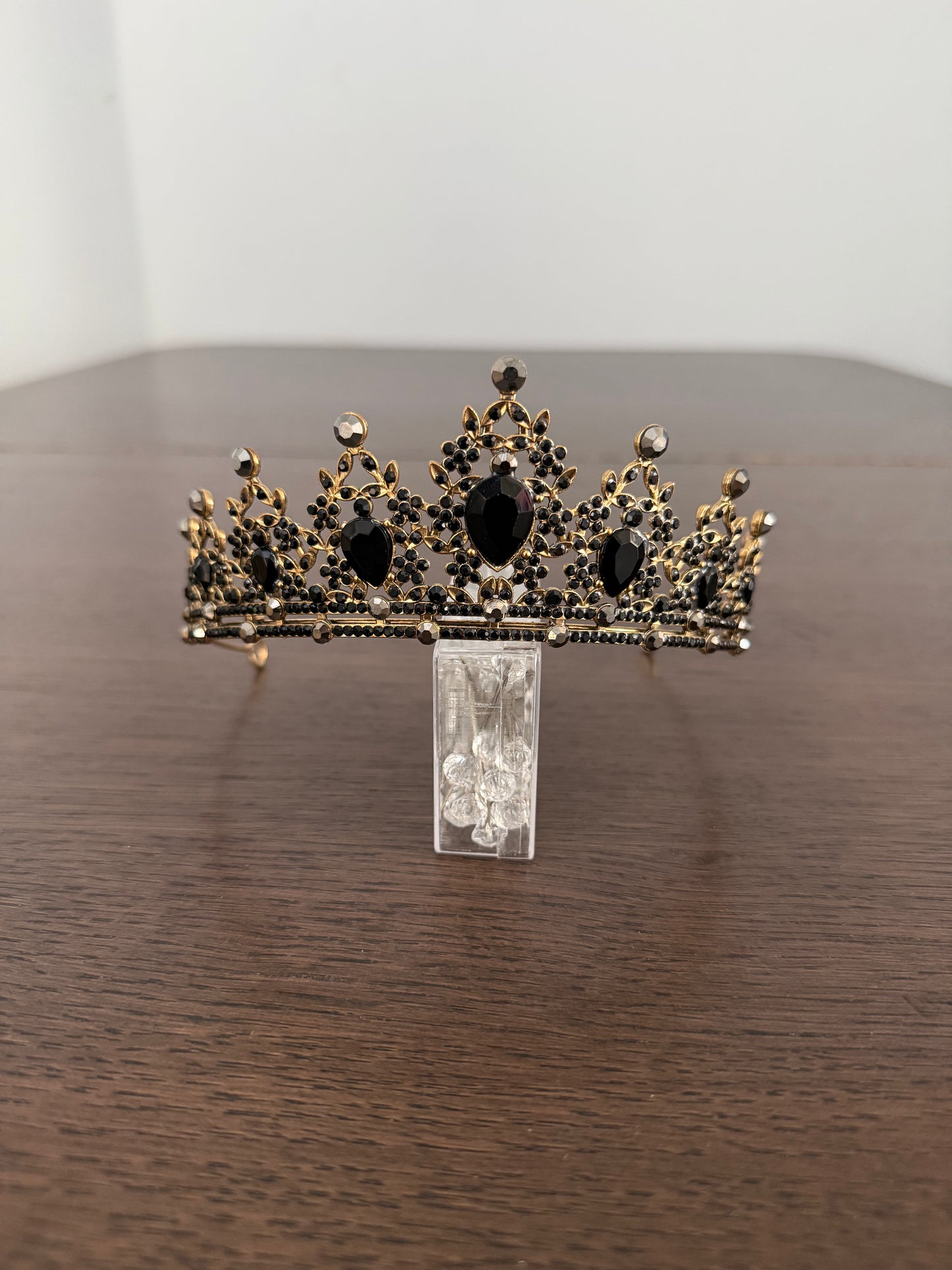 Black/A Gold Tiara