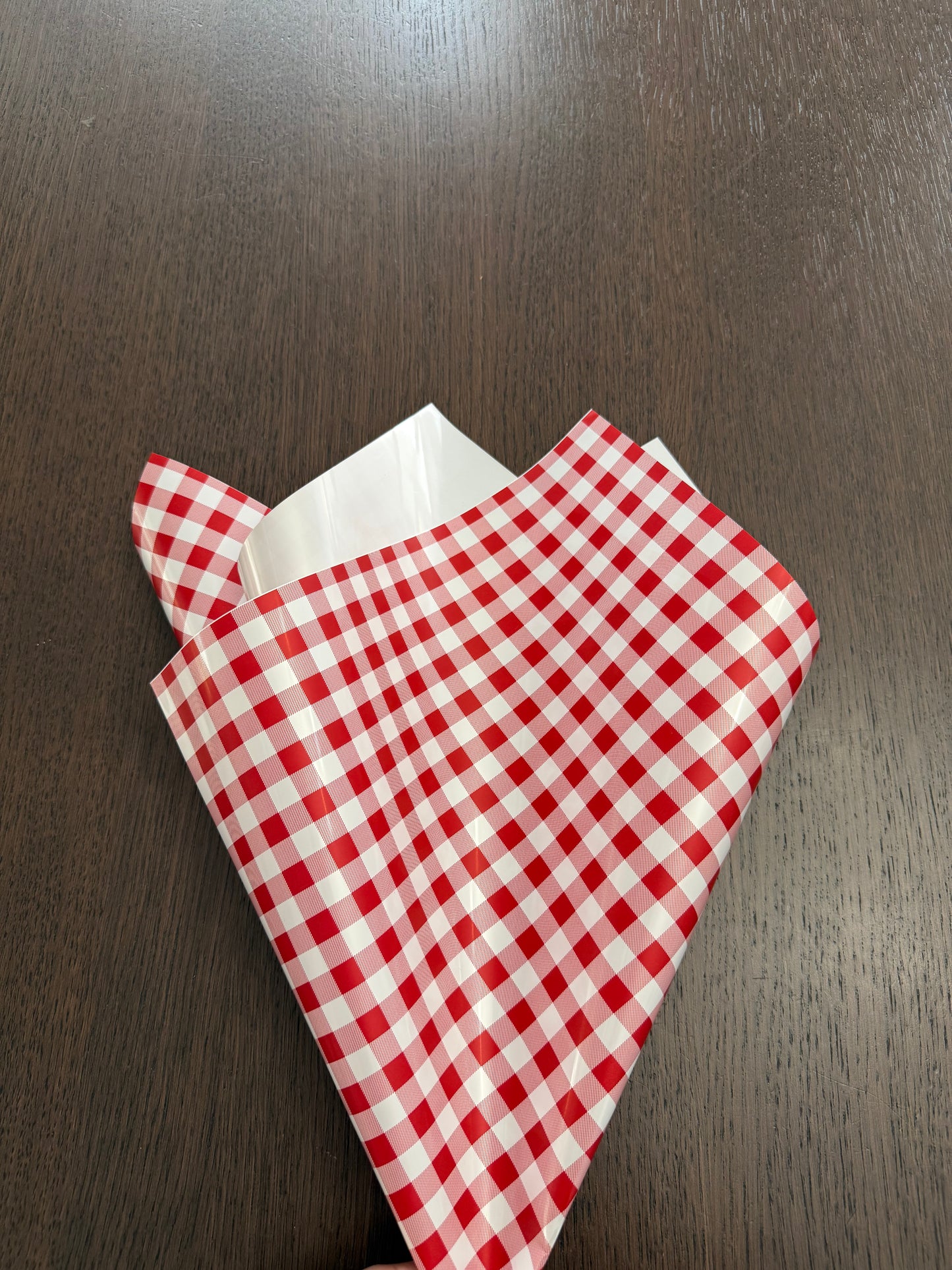P.HFZ-QXG Red Gingham Print Wrapping Paper