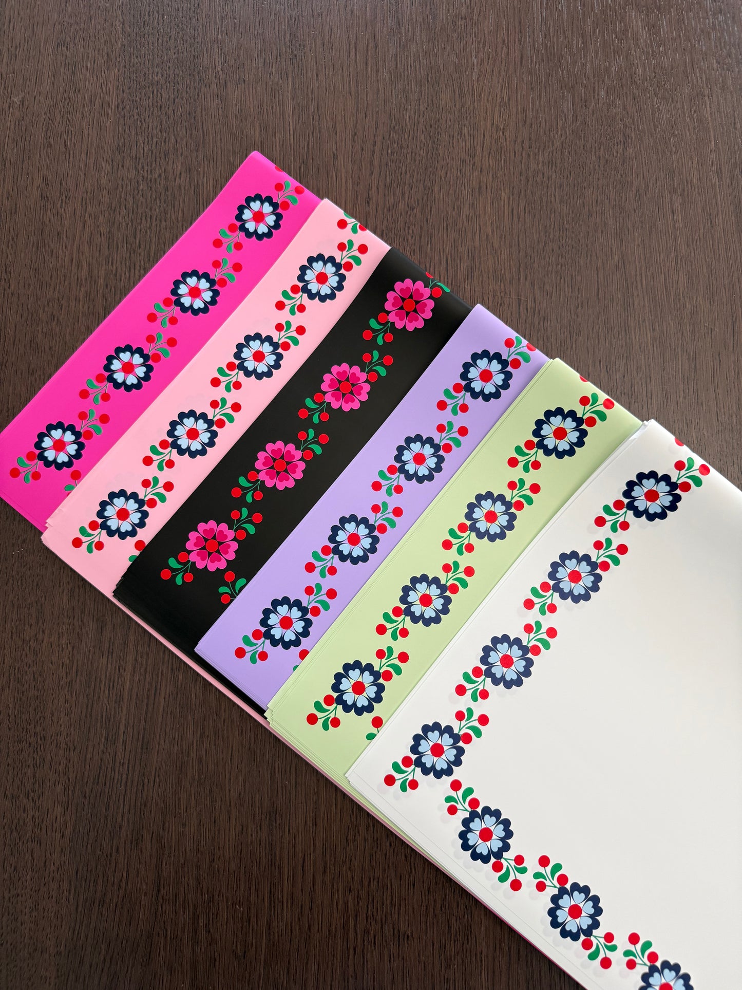 White Hermoso Cariño Wrapping Paper