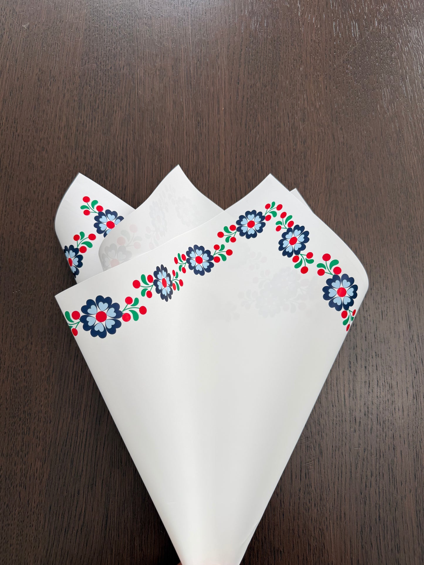 White Hermoso Cariño Wrapping Paper
