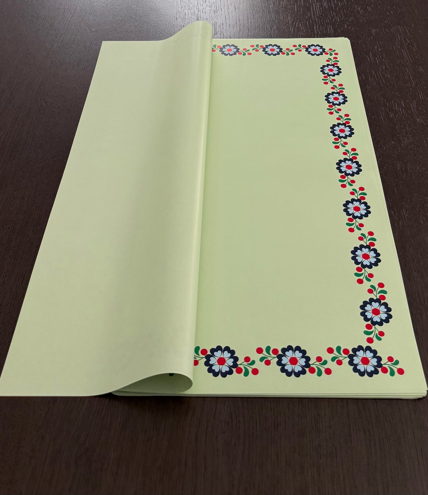 Green Hermoso Cariño Wrapping Paper