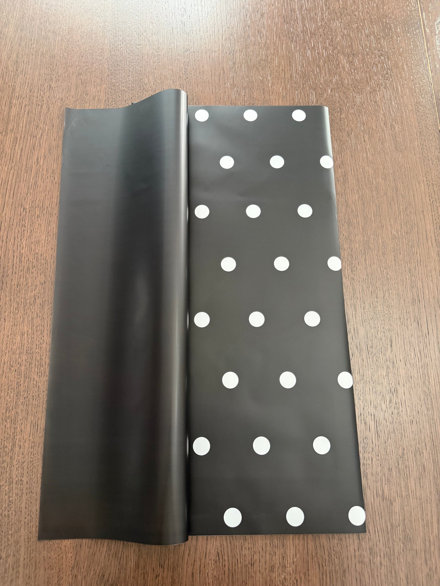 P.XXY-005 Black/White Polka Dot Wrapping Paper